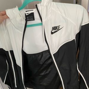 brand new nike windbreaker!